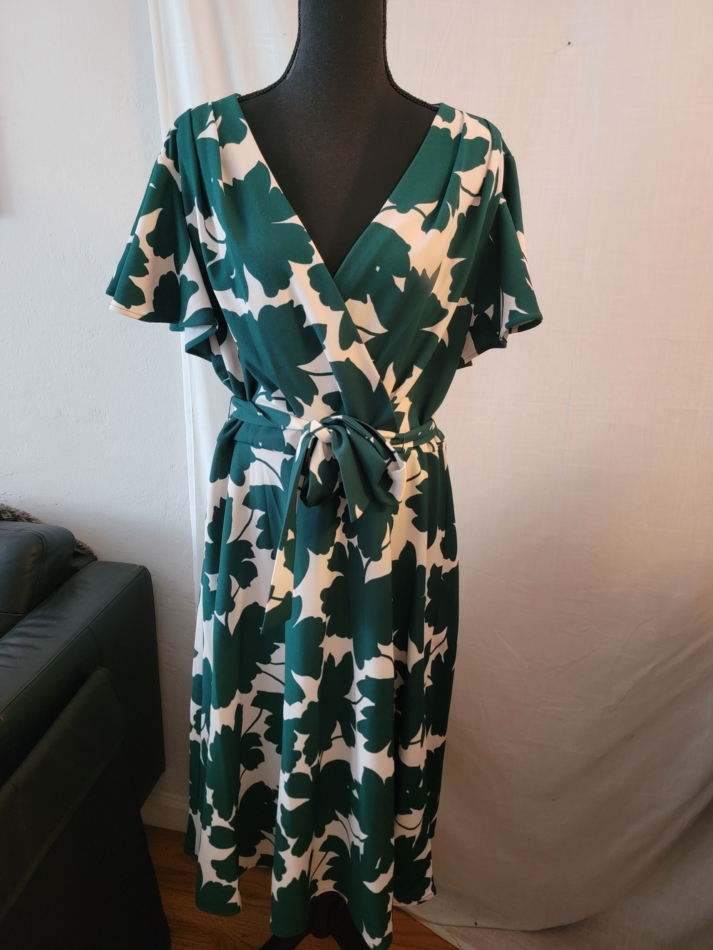 Shelby & Palmer Emerald Green and White Floral Wrap Midi Dress/16